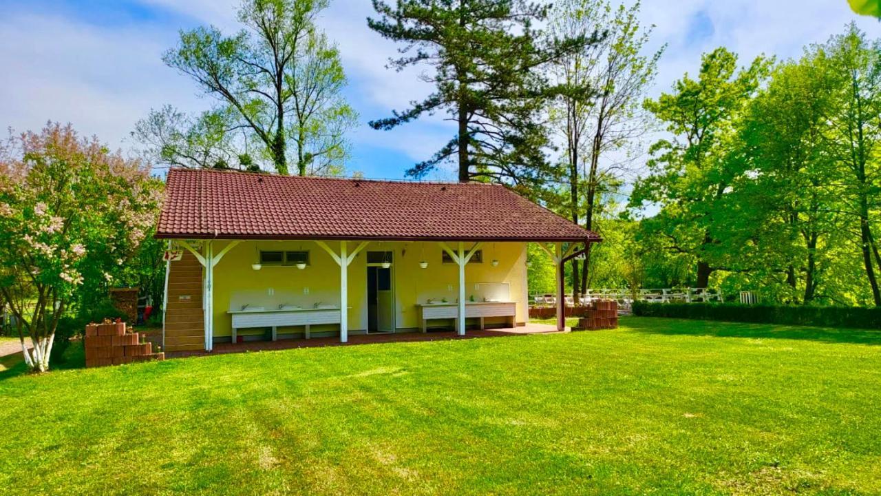 Una Kamp Hotel Bosanska Krupa Bagian luar foto