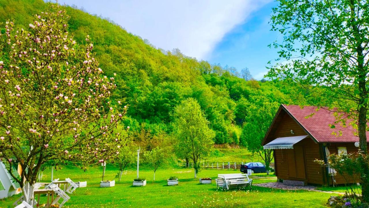 Una Kamp Hotel Bosanska Krupa Bagian luar foto